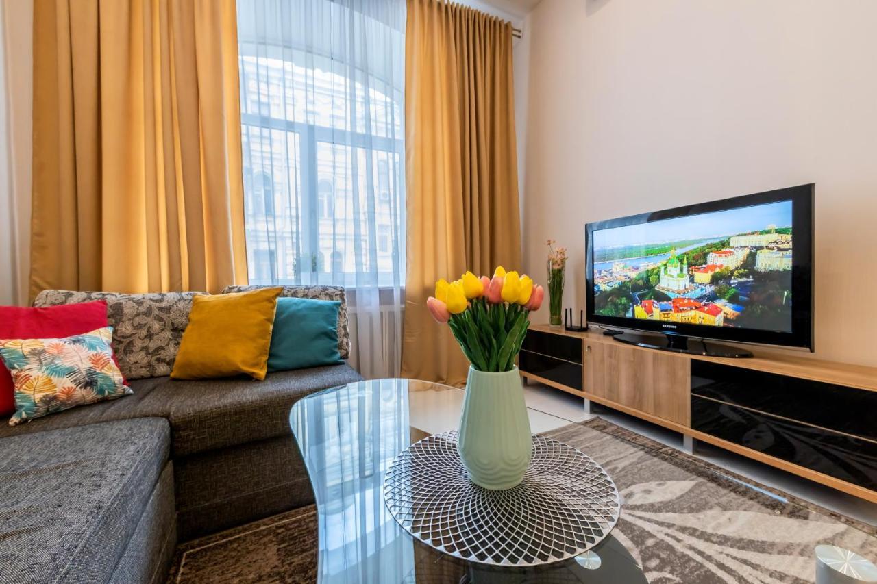 2К Квартира Між Майданом Та Софією Київською Apartment Luaran gambar