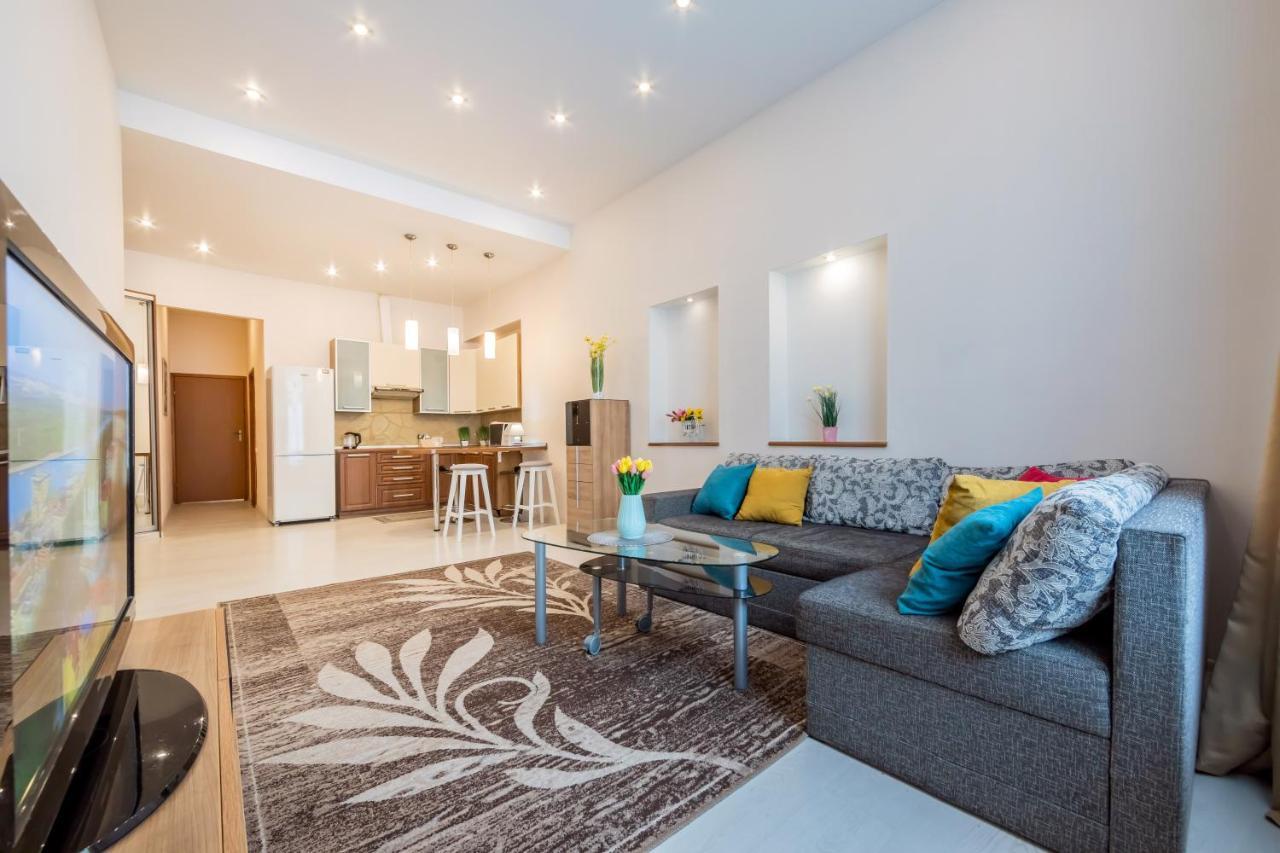 2К Квартира Між Майданом Та Софією Київською Apartment Luaran gambar